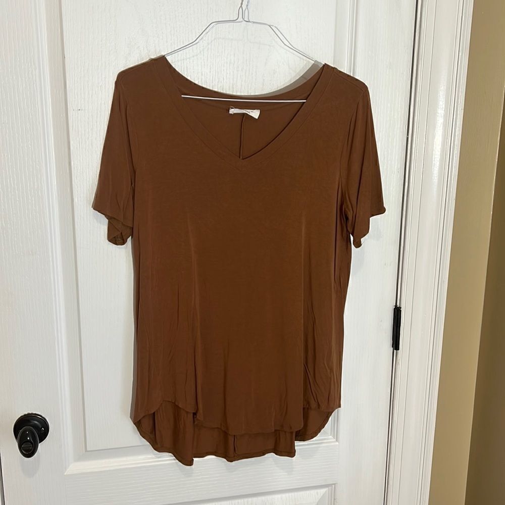 New Zenana Brown Rounded Bottom Soft Top size L